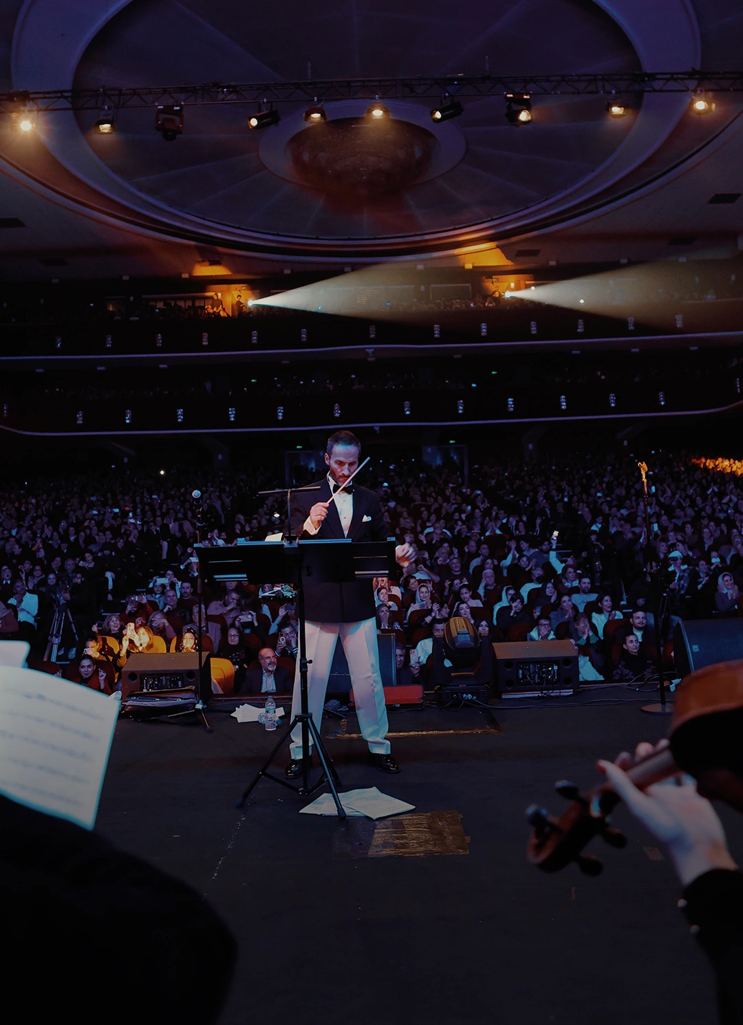 Armin Gheitasi orchestra performance